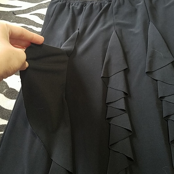 NWT Ruffle Pleated Skirt - Picture 2 of 4